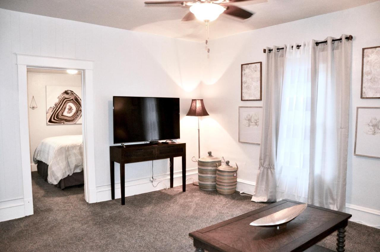 Downtown 1 Bedroom Charmer - Walk, Bike, Enjoy!! Apartamento *